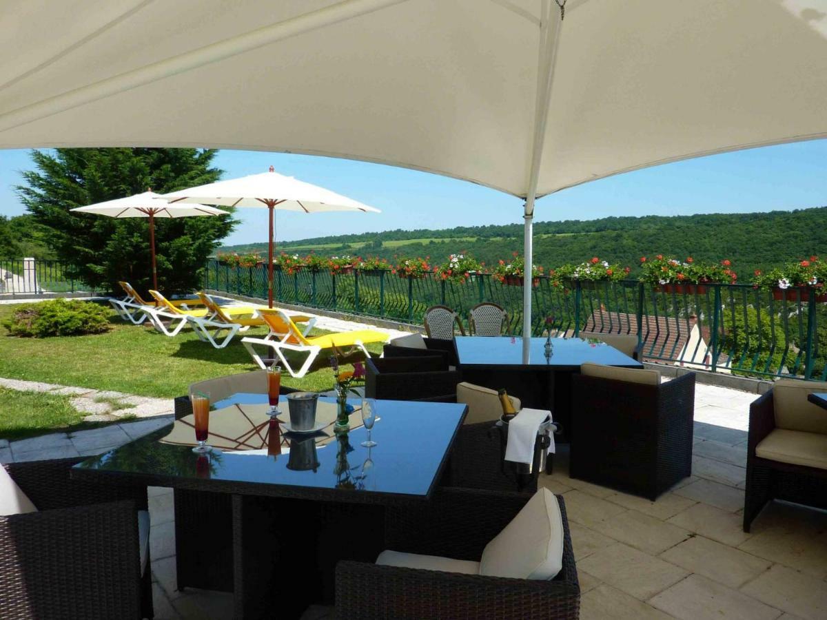 Chassey-le-Camp Auberge Du Camp Romain מראה חיצוני תמונה
